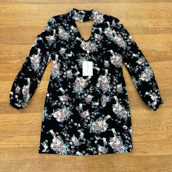 NWT WAYF black floral print long sleeve mini shift dress size XS
 b29 - Picture 1 of 4